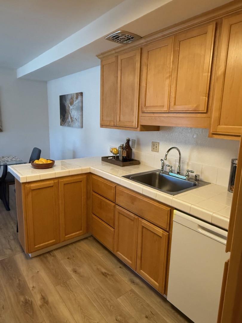 Detail Gallery Image 2 of 26 For 1750 Halford Ave #101,  Santa Clara,  CA 95051 - 2 Beds | 2 Baths