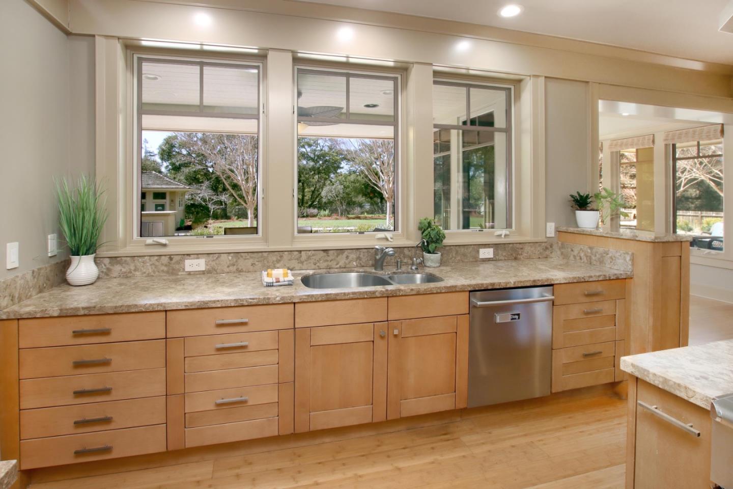 Detail Gallery Image 18 of 69 For 120 Edenvale Ct, Watsonville,  CA 95076 - 4 Beds | 4/1 Baths