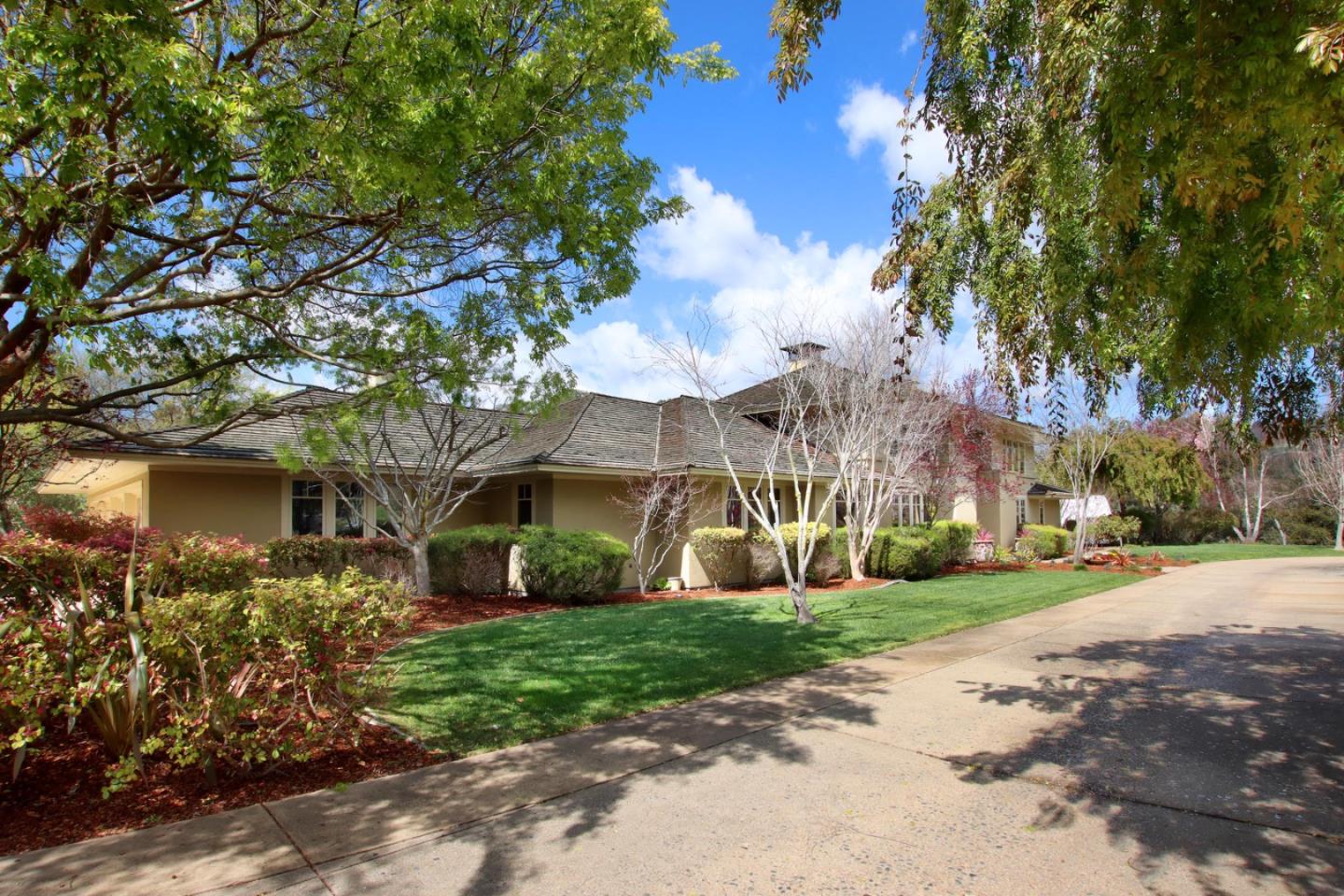 Detail Gallery Image 4 of 69 For 120 Edenvale Ct, Watsonville,  CA 95076 - 4 Beds | 4/1 Baths