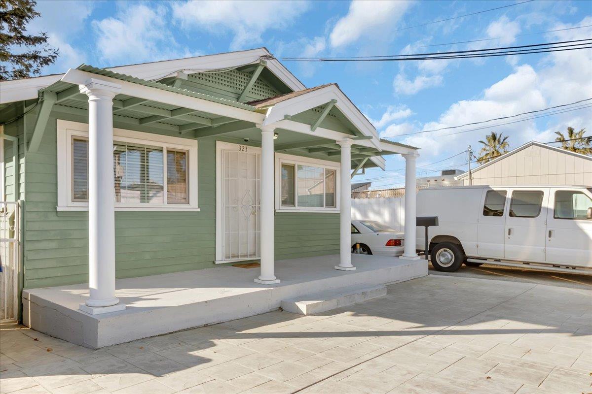 Detail Gallery Image 2 of 36 For 323 Rutland, San Jose,  CA 95128 - 2 Beds | 1 Baths
