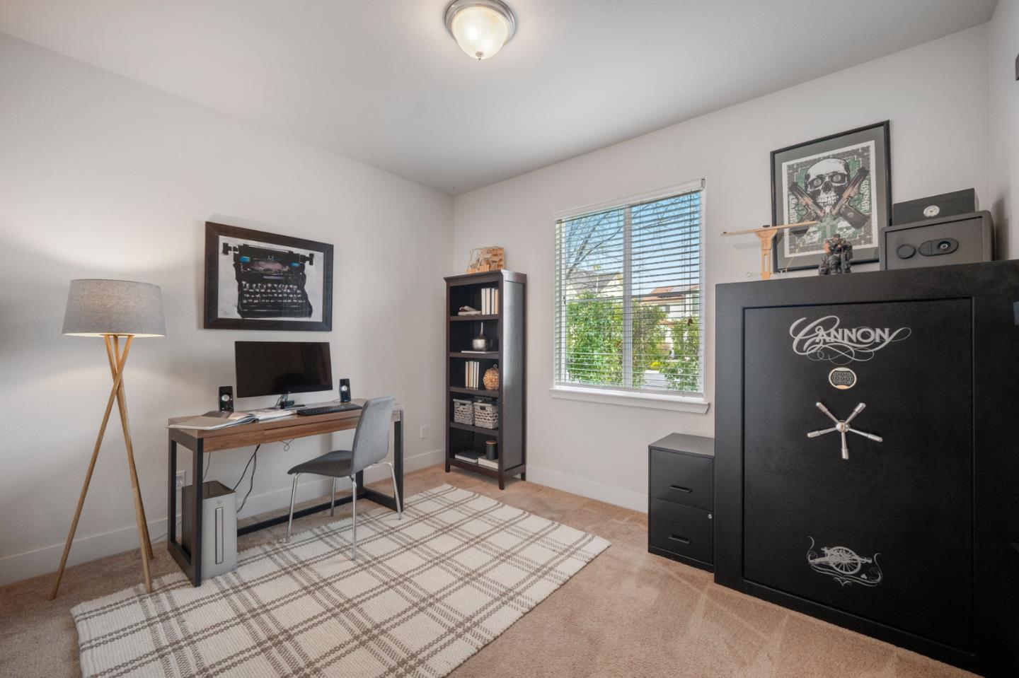 Detail Gallery Image 12 of 31 For 1701 Panorama Dr, Hollister,  CA 95023 - 4 Beds | 3 Baths