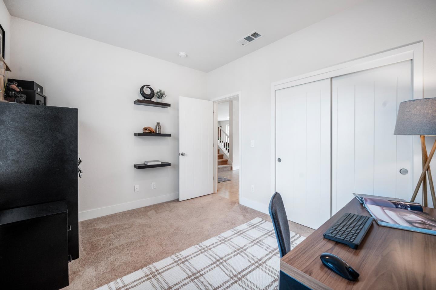 Detail Gallery Image 13 of 31 For 1701 Panorama Dr, Hollister,  CA 95023 - 4 Beds | 3 Baths