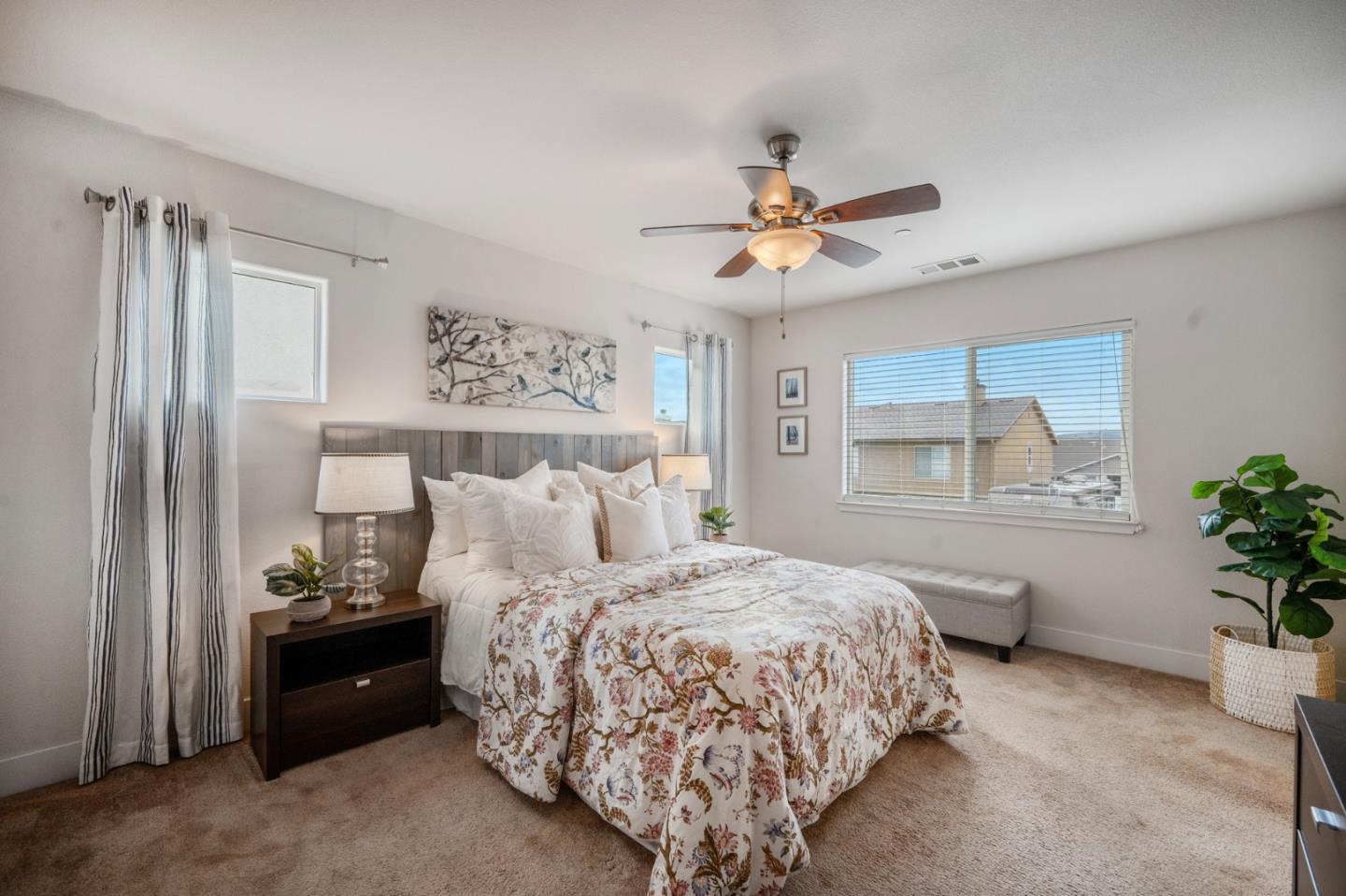 Detail Gallery Image 18 of 31 For 1701 Panorama Dr, Hollister,  CA 95023 - 4 Beds | 3 Baths