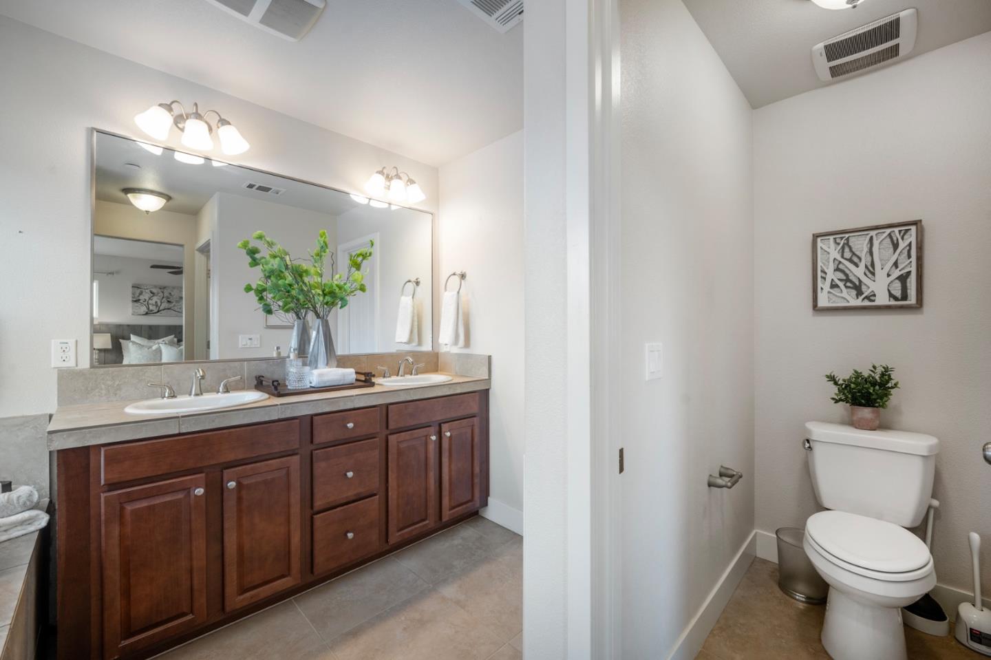 Detail Gallery Image 20 of 31 For 1701 Panorama Dr, Hollister,  CA 95023 - 4 Beds | 3 Baths