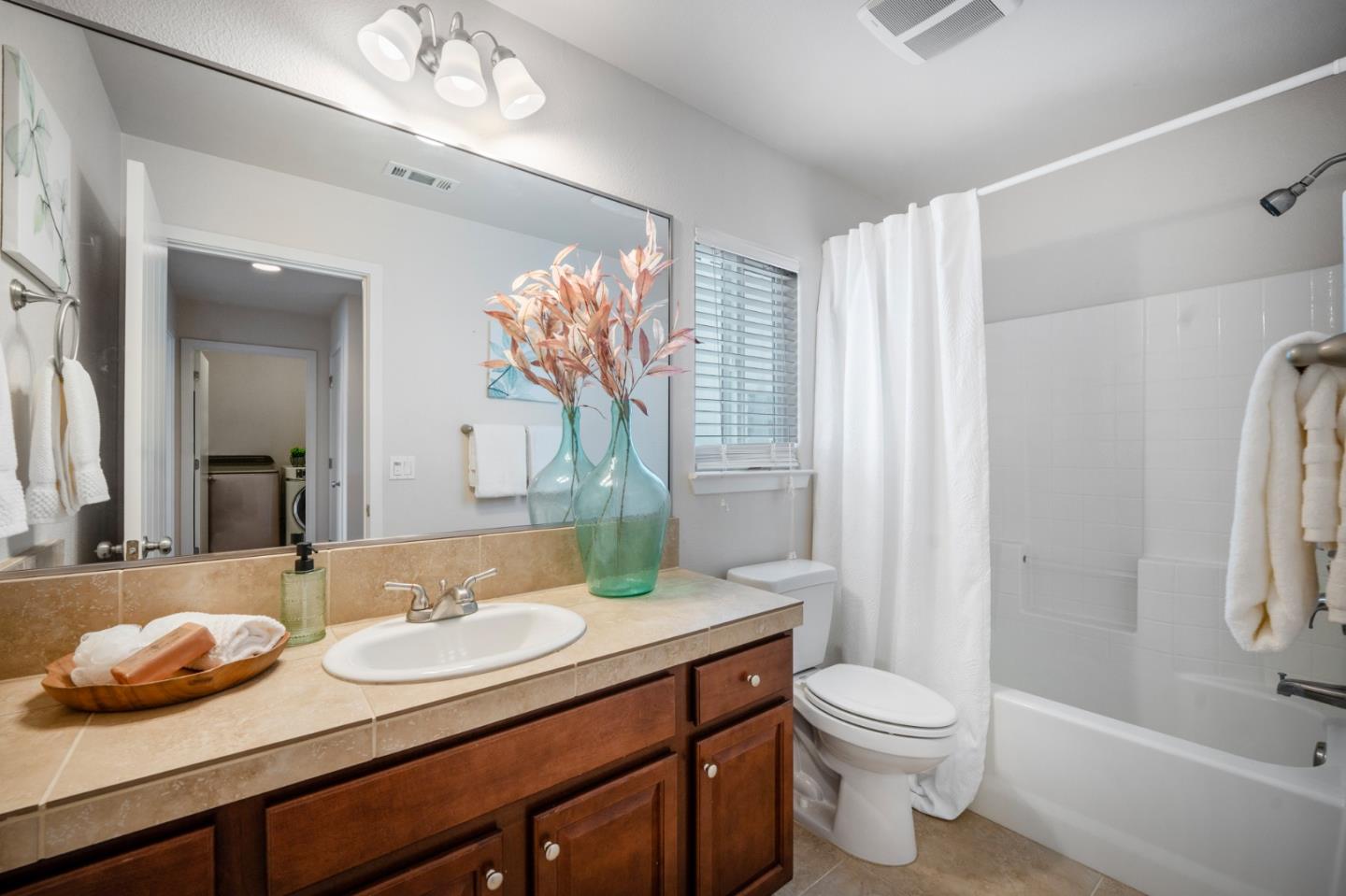 Detail Gallery Image 24 of 31 For 1701 Panorama Dr, Hollister,  CA 95023 - 4 Beds | 3 Baths
