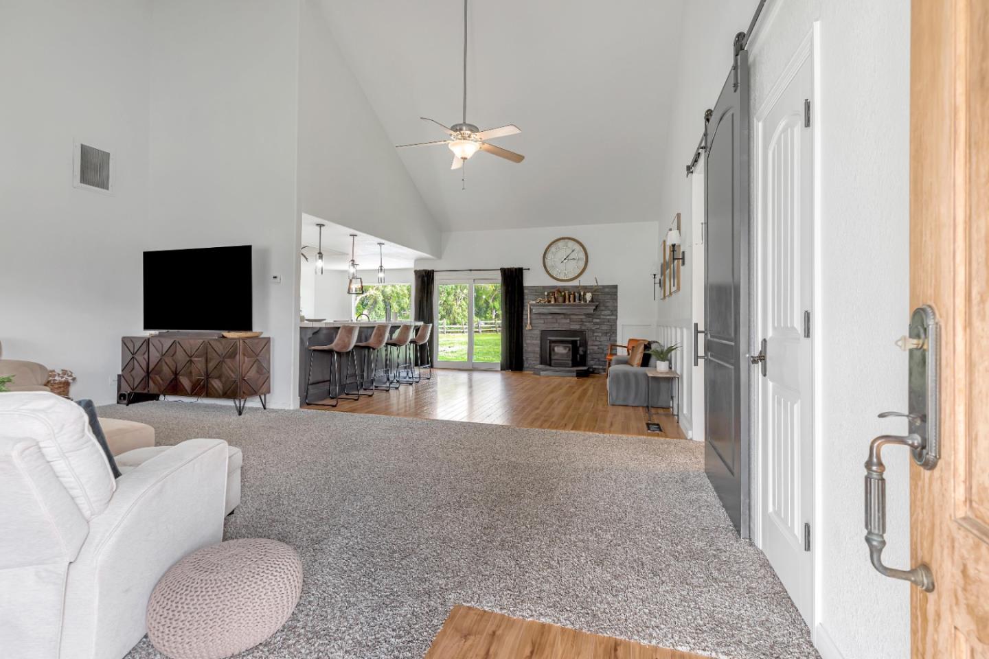 Detail Gallery Image 12 of 47 For 541 Lemos Ct, Hollister,  CA 95023 - 4 Beds | 2 Baths