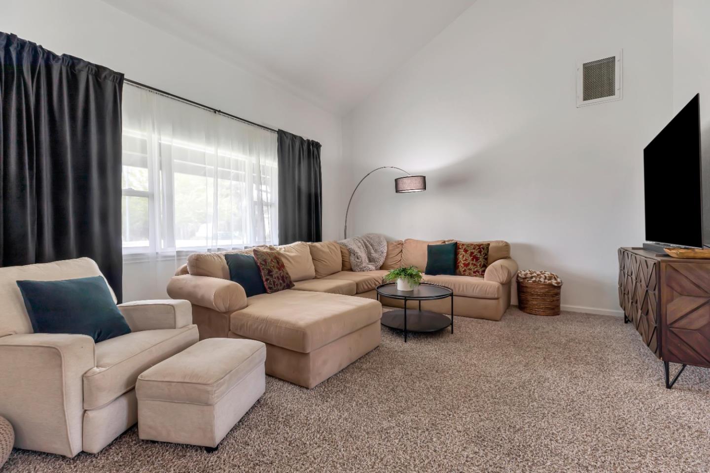 Detail Gallery Image 14 of 47 For 541 Lemos Ct, Hollister,  CA 95023 - 4 Beds | 2 Baths