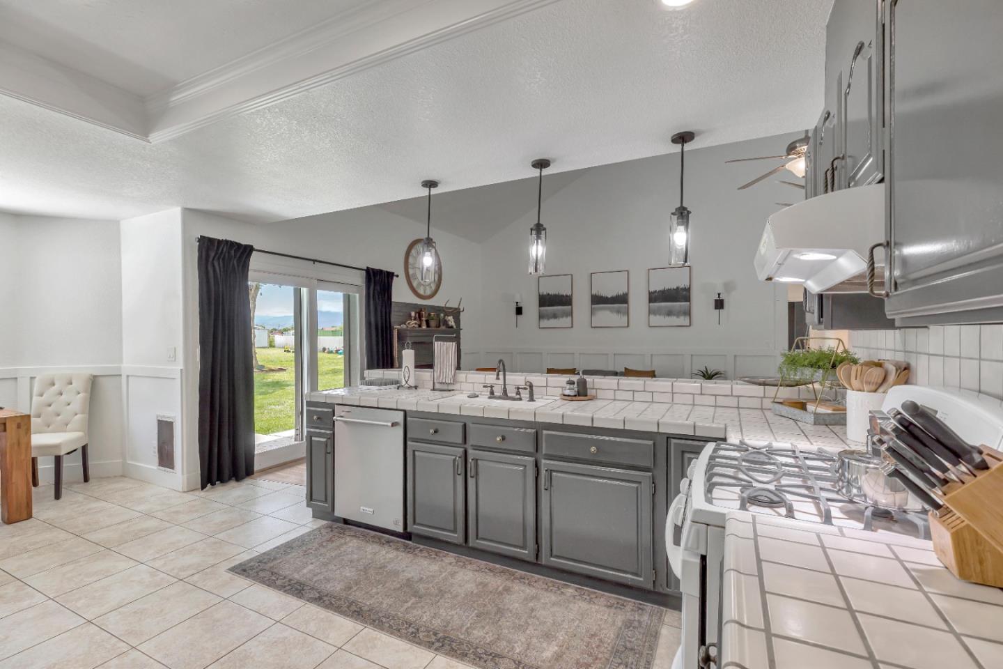 Detail Gallery Image 20 of 47 For 541 Lemos Ct, Hollister,  CA 95023 - 4 Beds | 2 Baths