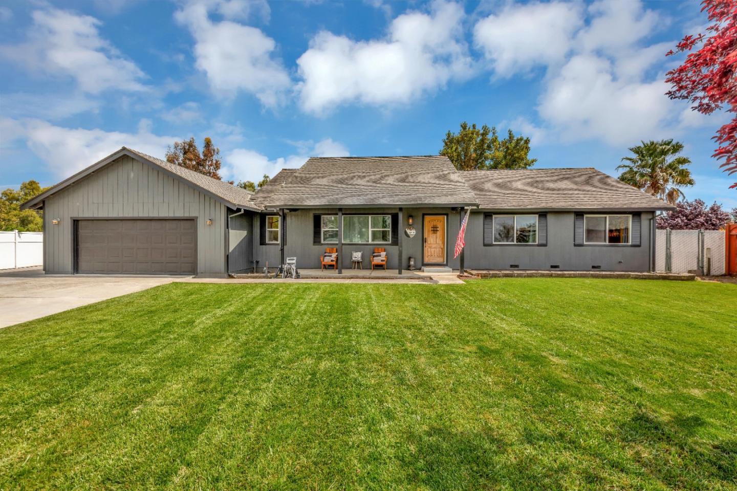 Detail Gallery Image 5 of 47 For 541 Lemos Ct, Hollister,  CA 95023 - 4 Beds | 2 Baths