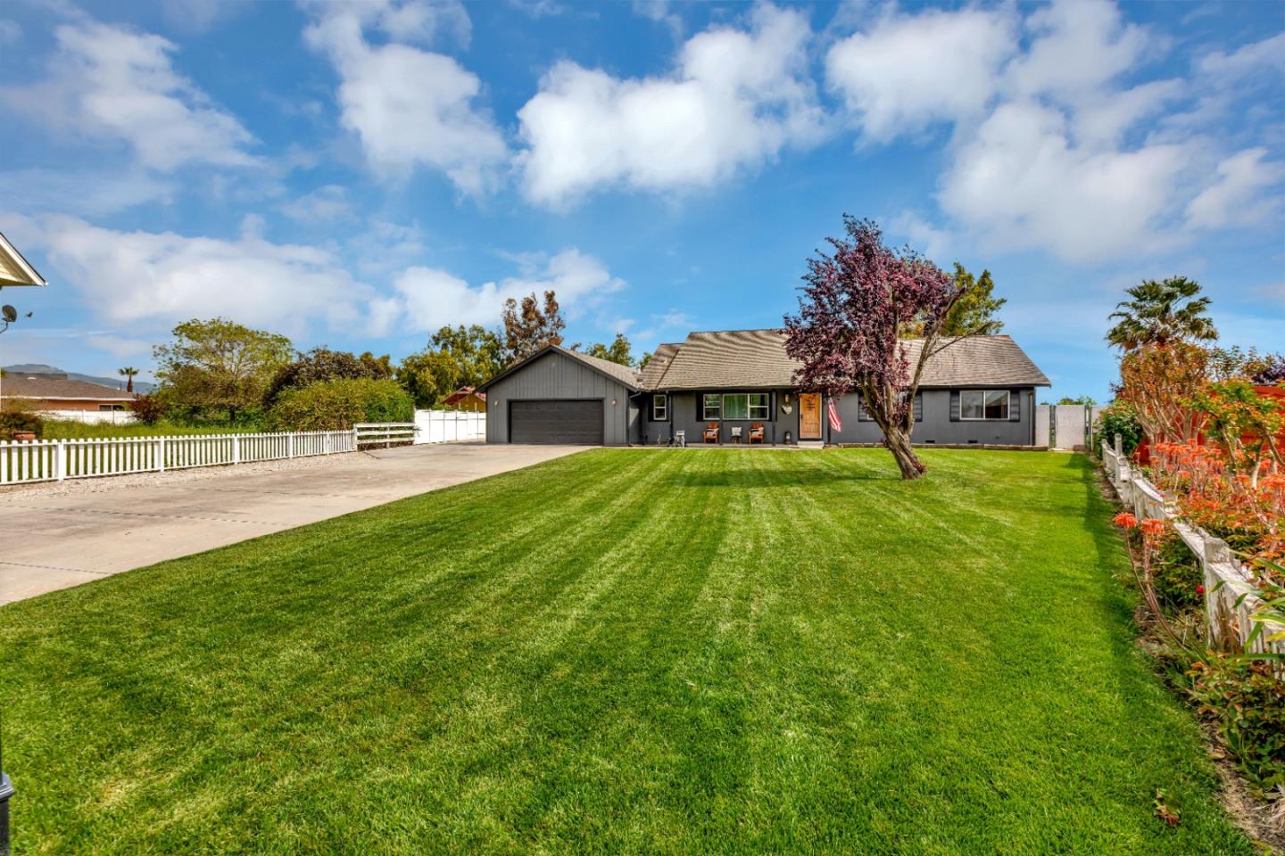 Detail Gallery Image 8 of 47 For 541 Lemos Ct, Hollister,  CA 95023 - 4 Beds | 2 Baths