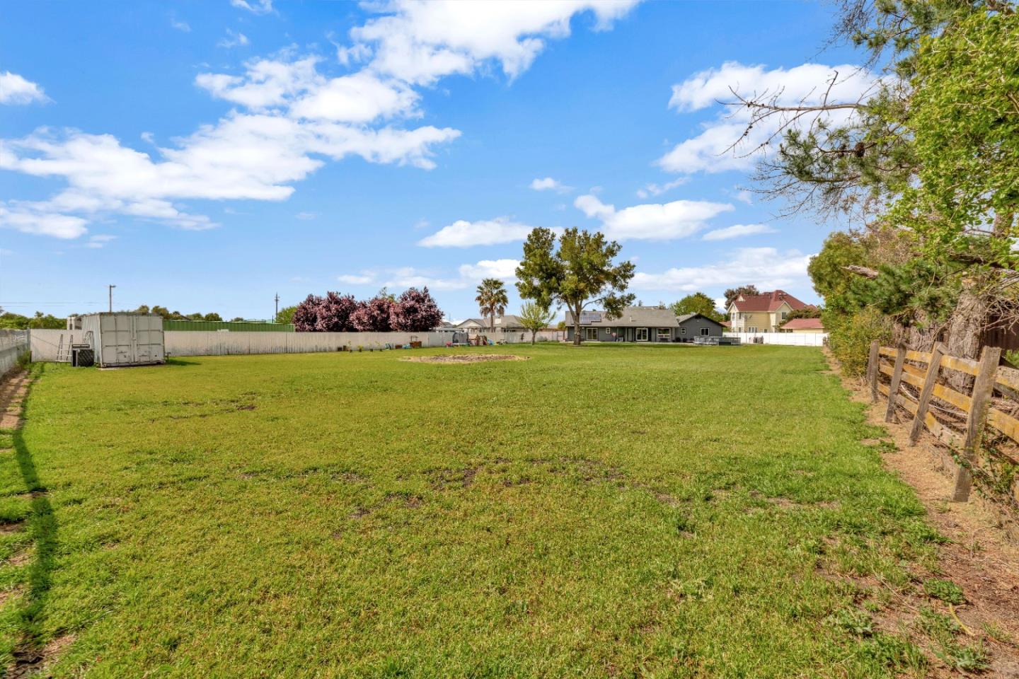 Detail Gallery Image 9 of 47 For 541 Lemos Ct, Hollister,  CA 95023 - 4 Beds | 2 Baths