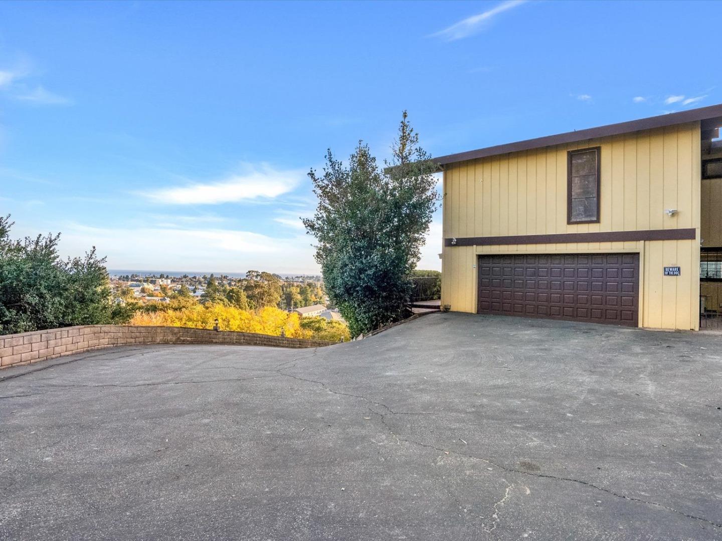 Detail Gallery Image 2 of 18 For 350 Highland Ave, Santa Cruz,  CA 95060 - 4 Beds | 2/1 Baths