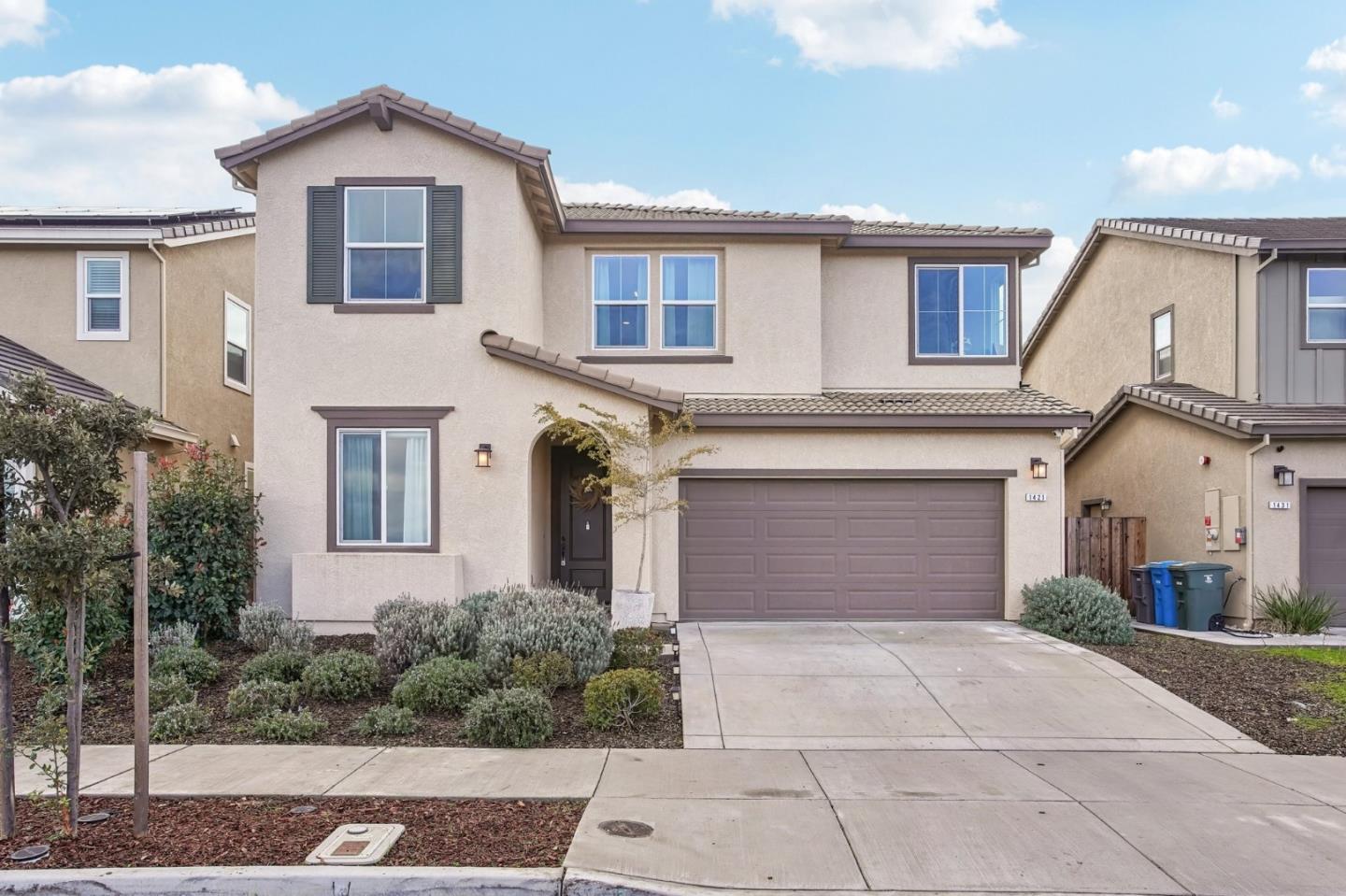 Detail Gallery Image 2 of 33 For 1421 Westside Rd, Hollister,  CA 95023 - 5 Beds | 3 Baths