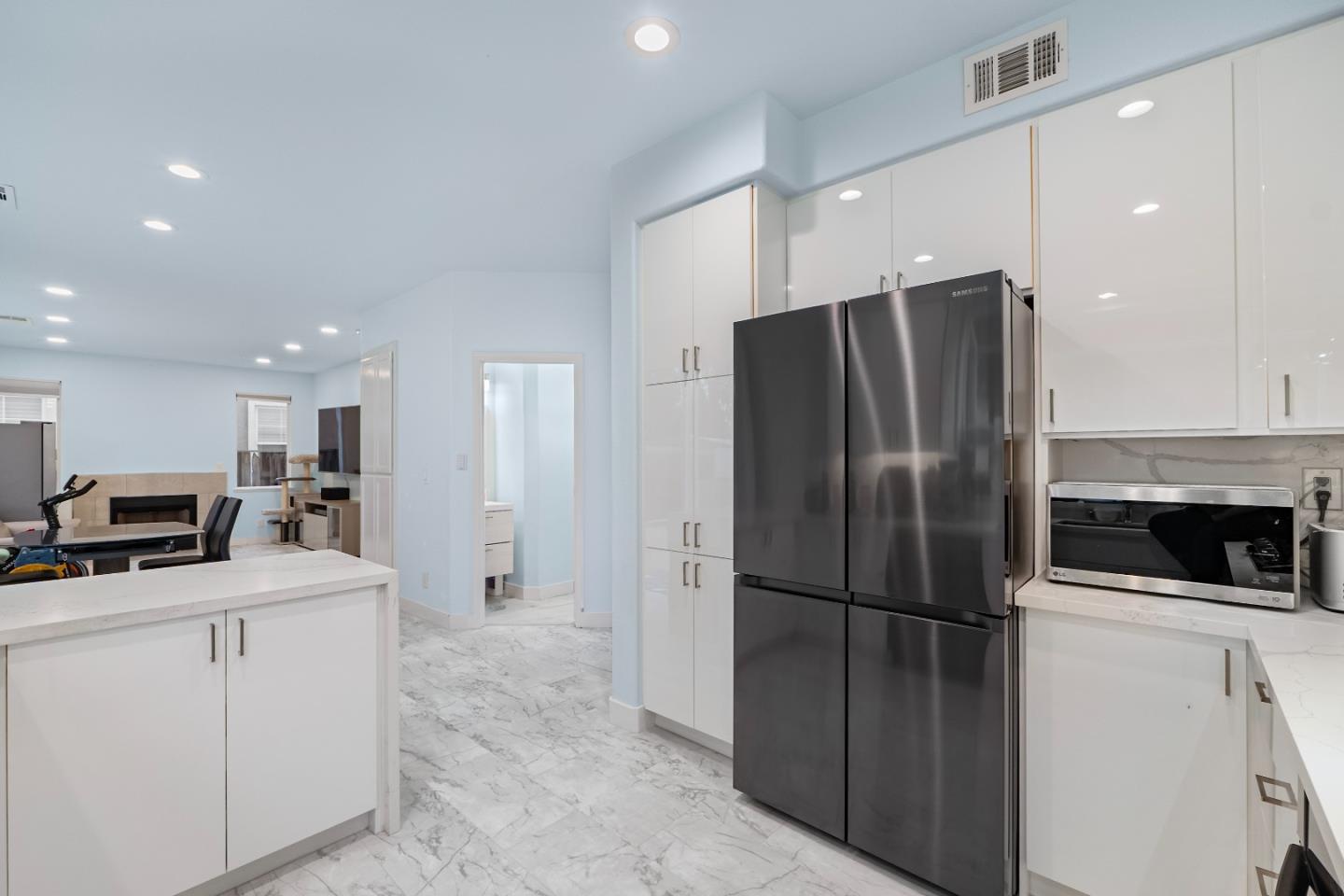 Detail Gallery Image 10 of 31 For 708 Raineer Ct, San Leandro,  CA 94577 - 3 Beds | 2/1 Baths