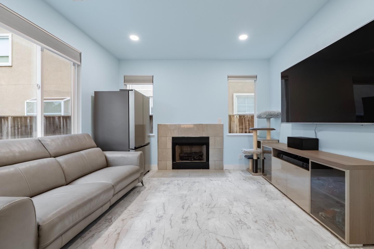 Detail Gallery Image 11 of 31 For 708 Raineer Ct, San Leandro,  CA 94577 - 3 Beds | 2/1 Baths