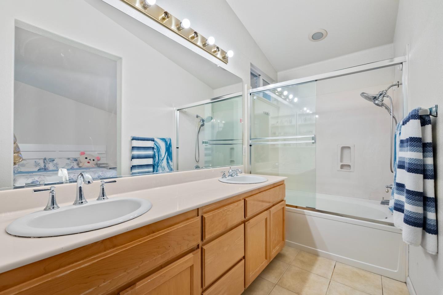 Detail Gallery Image 19 of 31 For 708 Raineer Ct, San Leandro,  CA 94577 - 3 Beds | 2/1 Baths