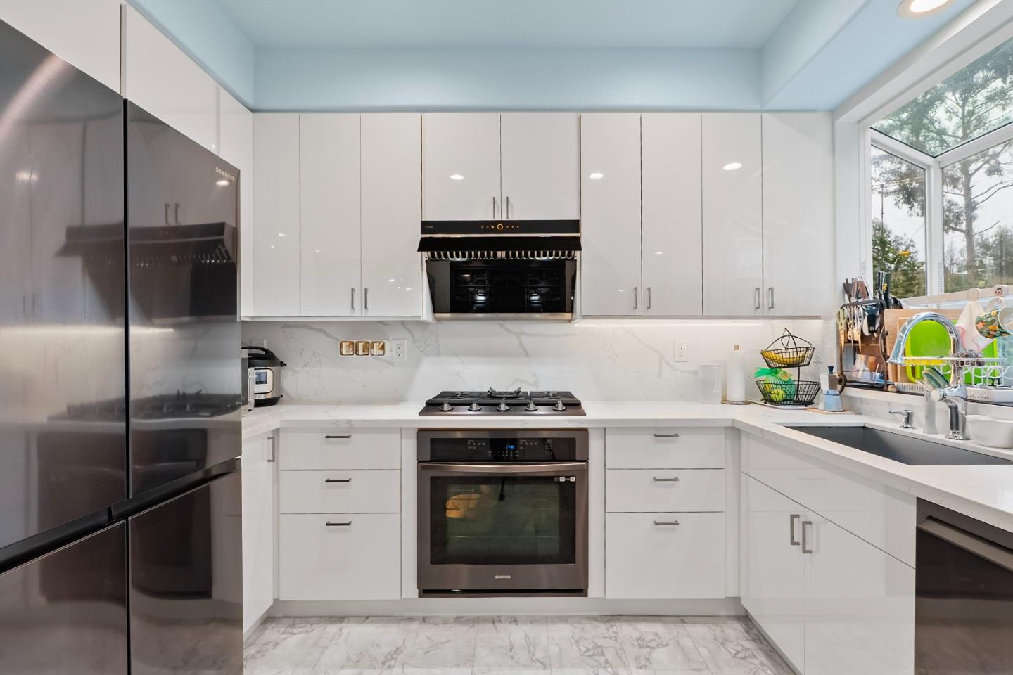 Detail Gallery Image 7 of 31 For 708 Raineer Ct, San Leandro,  CA 94577 - 3 Beds | 2/1 Baths