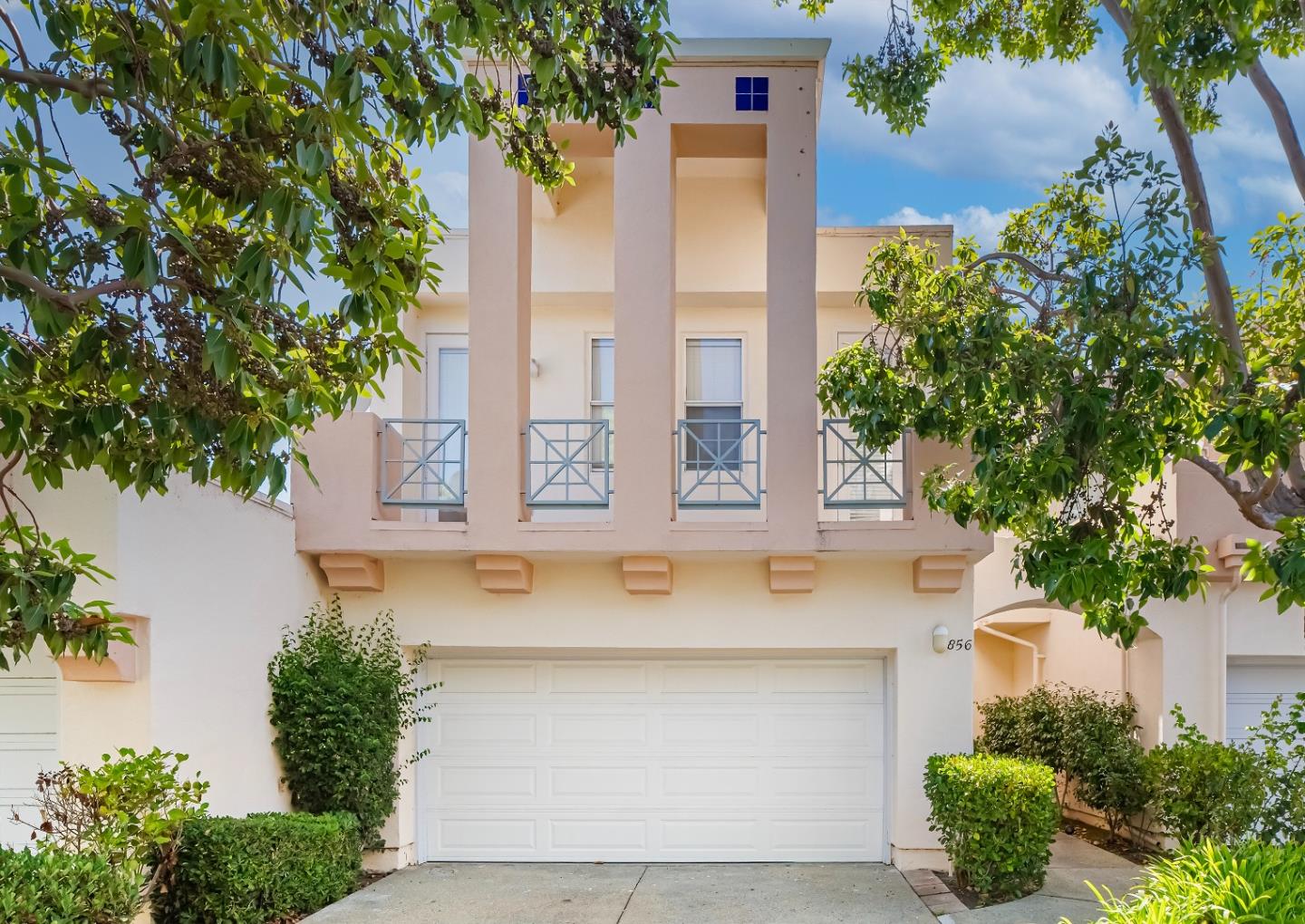 Detail Gallery Image 1 of 50 For 856 Lakeshore Dr, Redwood City,  CA 94065 - 3 Beds | 2/1 Baths