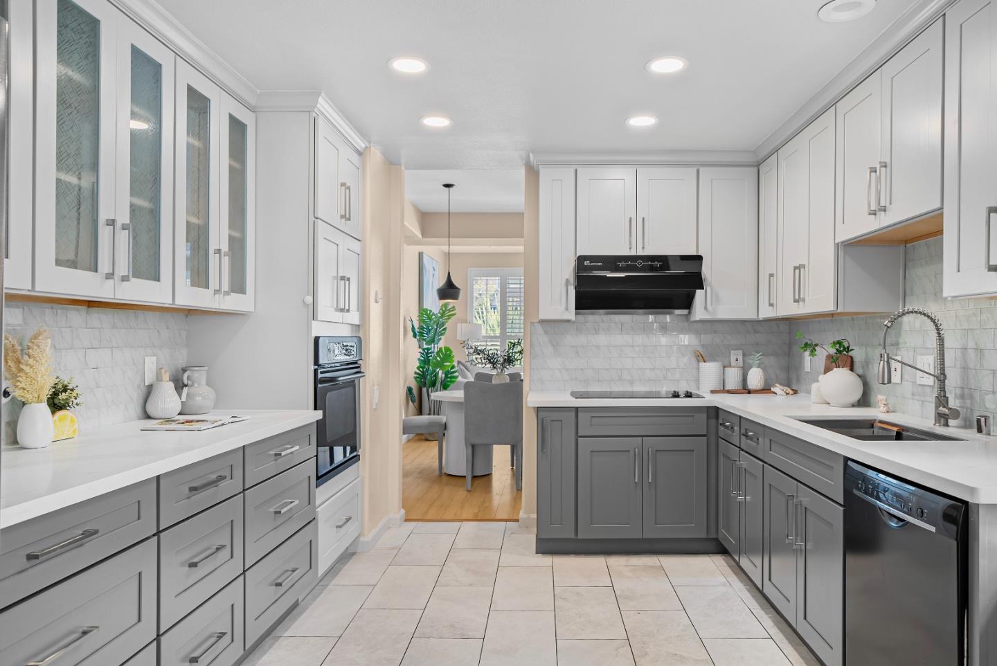 Detail Gallery Image 11 of 50 For 856 Lakeshore Dr, Redwood City,  CA 94065 - 3 Beds | 2/1 Baths