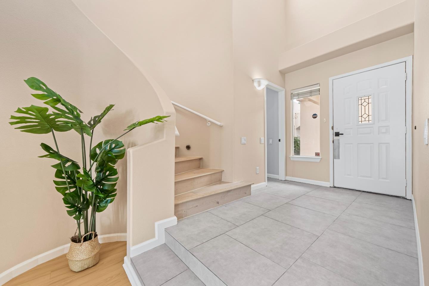 Detail Gallery Image 17 of 50 For 856 Lakeshore Dr, Redwood City,  CA 94065 - 3 Beds | 2/1 Baths