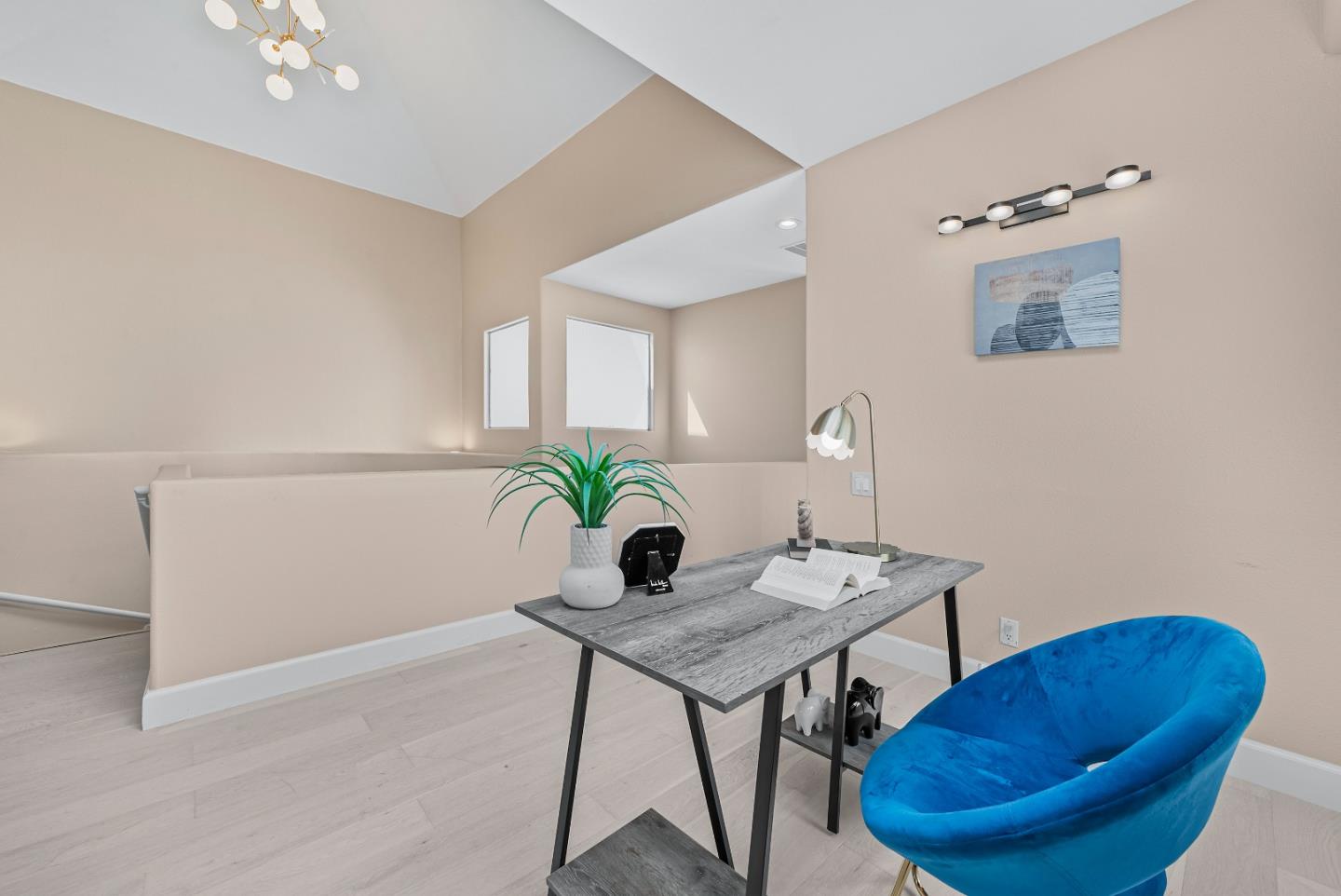 Detail Gallery Image 26 of 50 For 856 Lakeshore Dr, Redwood City,  CA 94065 - 3 Beds | 2/1 Baths