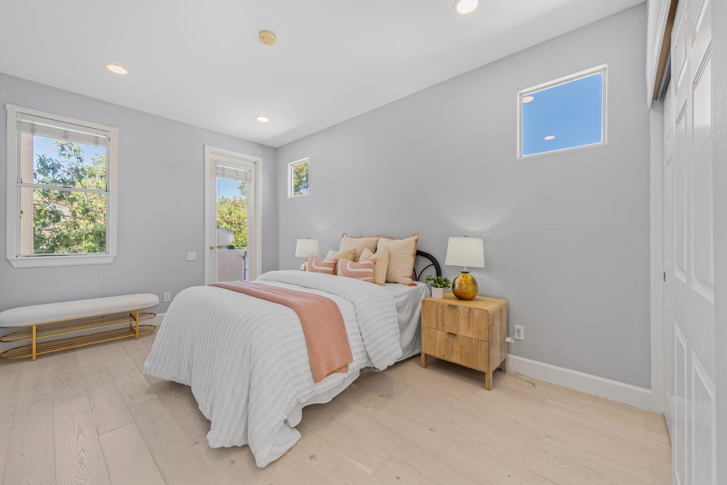 Detail Gallery Image 27 of 50 For 856 Lakeshore Dr, Redwood City,  CA 94065 - 3 Beds | 2/1 Baths