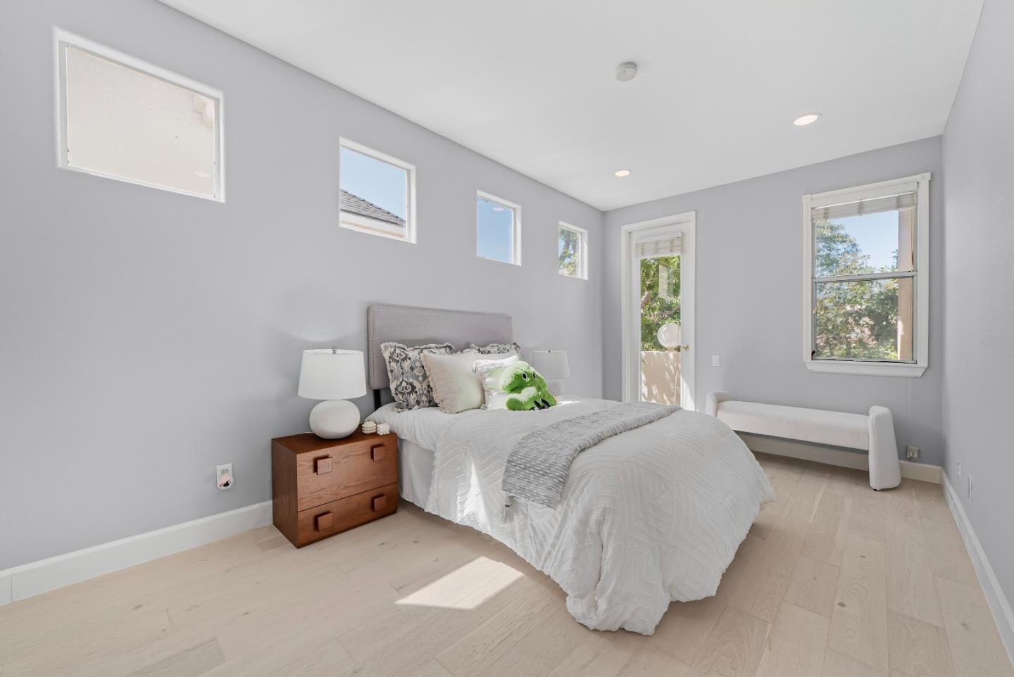 Detail Gallery Image 30 of 50 For 856 Lakeshore Dr, Redwood City,  CA 94065 - 3 Beds | 2/1 Baths