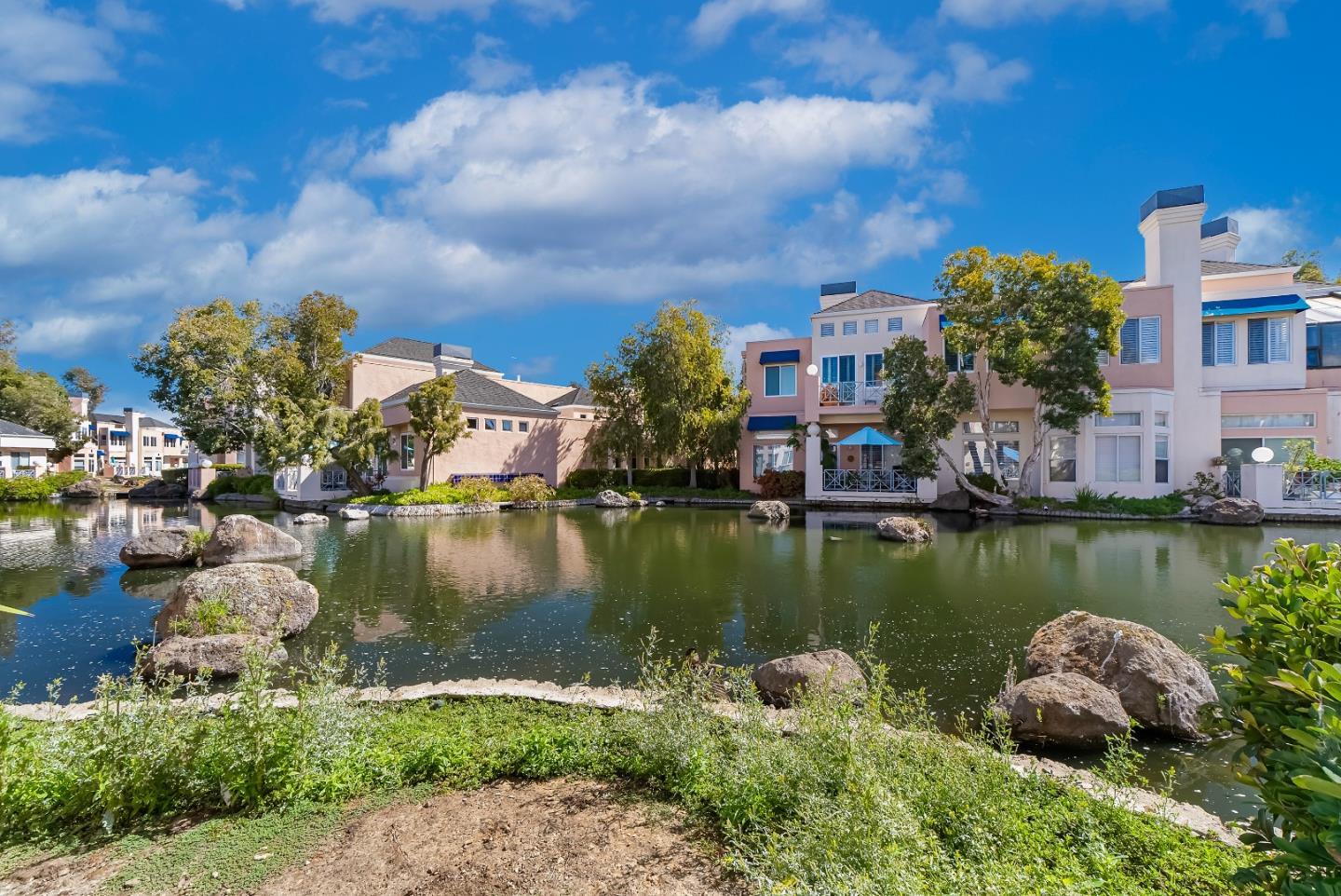 Detail Gallery Image 38 of 50 For 856 Lakeshore Dr, Redwood City,  CA 94065 - 3 Beds | 2/1 Baths