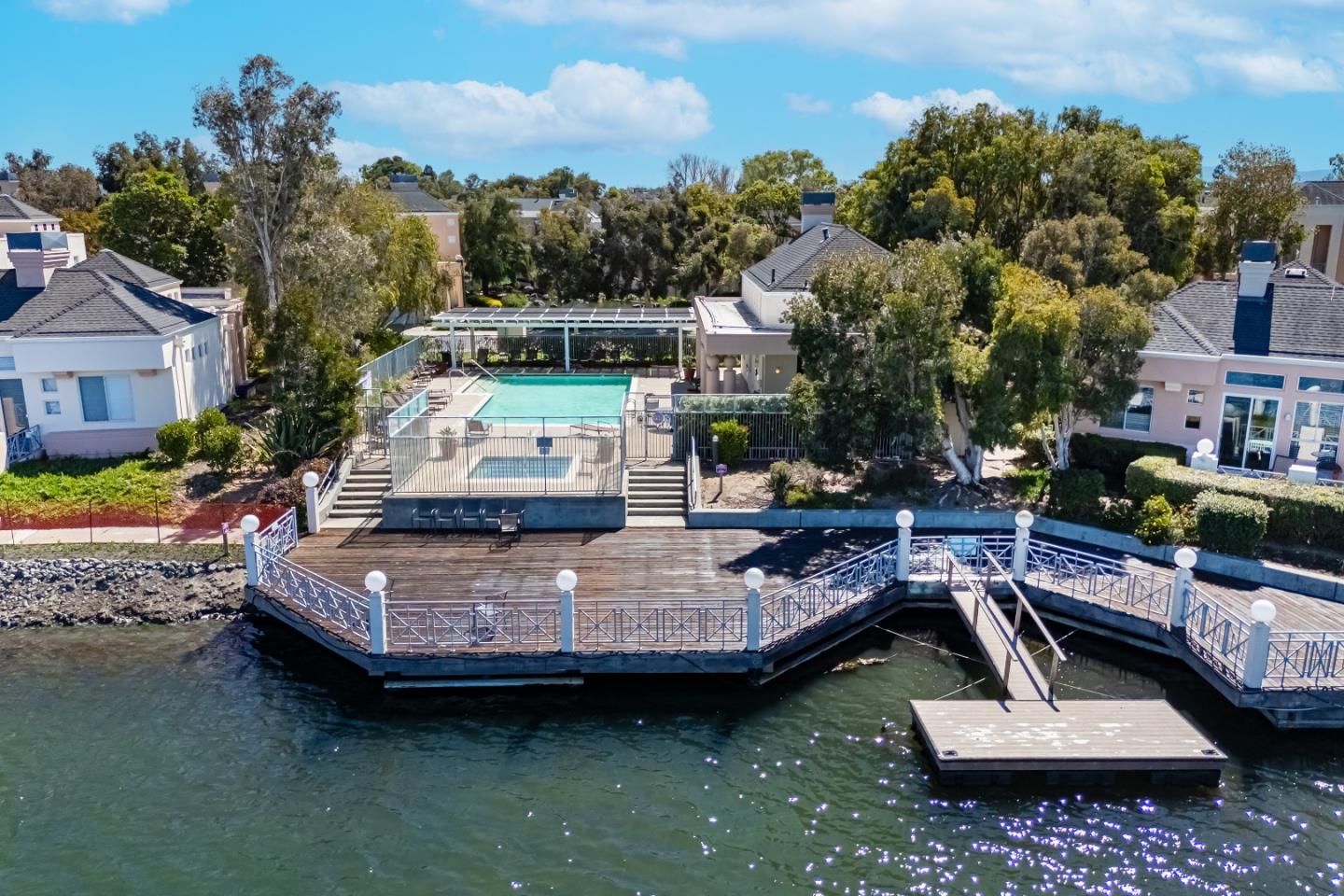 Detail Gallery Image 39 of 50 For 856 Lakeshore Dr, Redwood City,  CA 94065 - 3 Beds | 2/1 Baths
