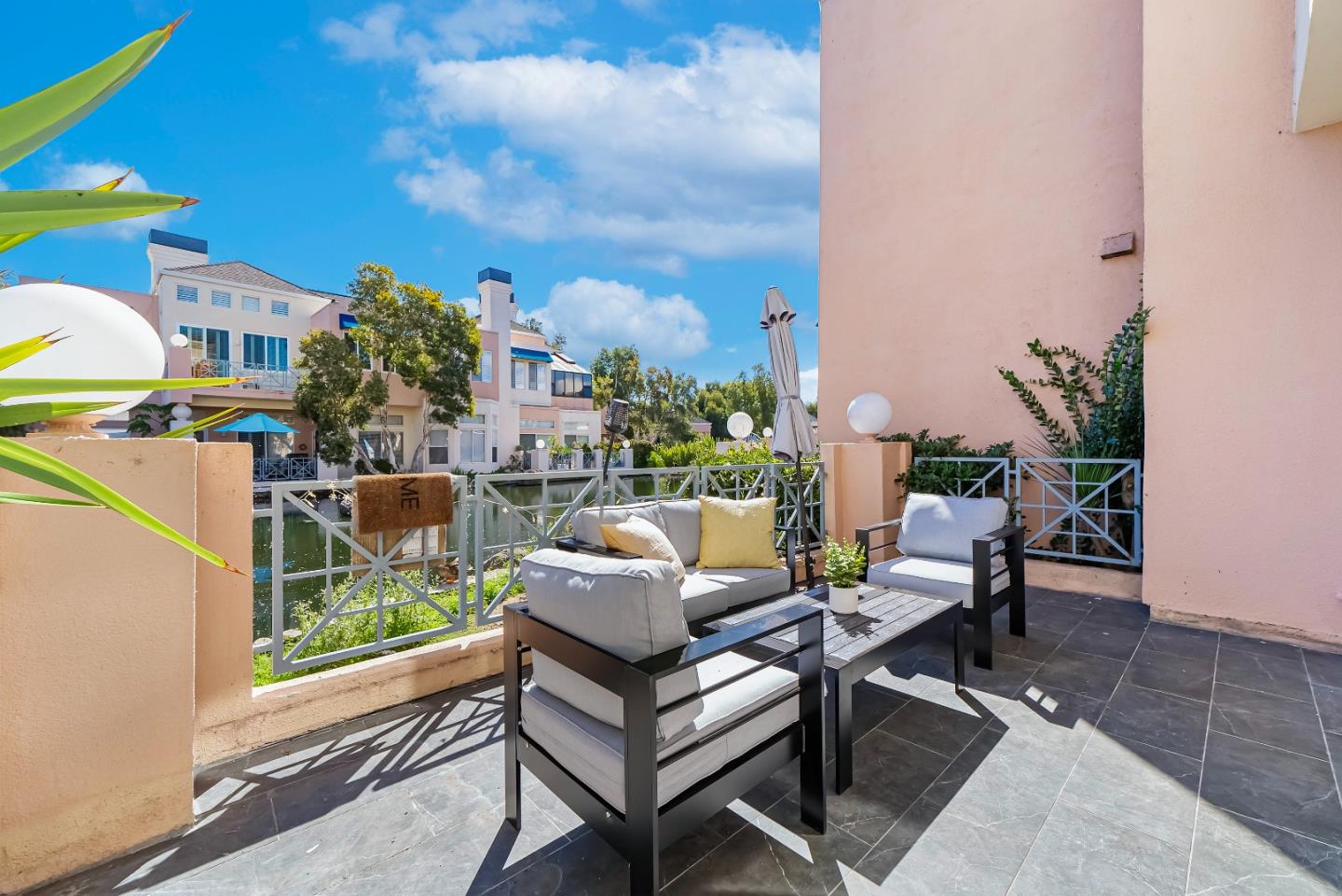 Detail Gallery Image 6 of 50 For 856 Lakeshore Dr, Redwood City,  CA 94065 - 3 Beds | 2/1 Baths
