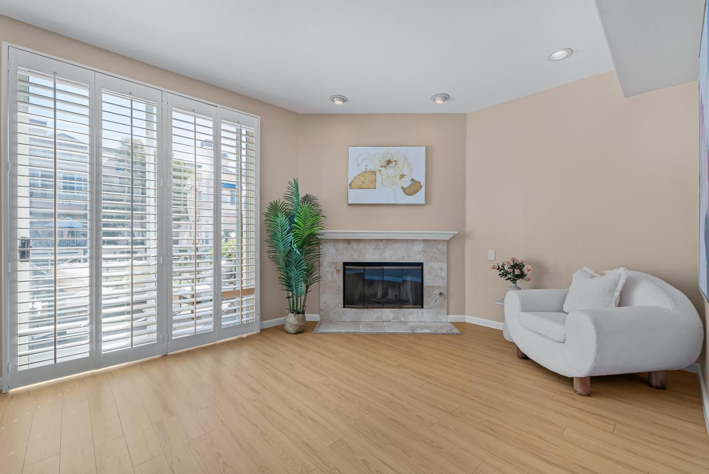 Detail Gallery Image 7 of 50 For 856 Lakeshore Dr, Redwood City,  CA 94065 - 3 Beds | 2/1 Baths