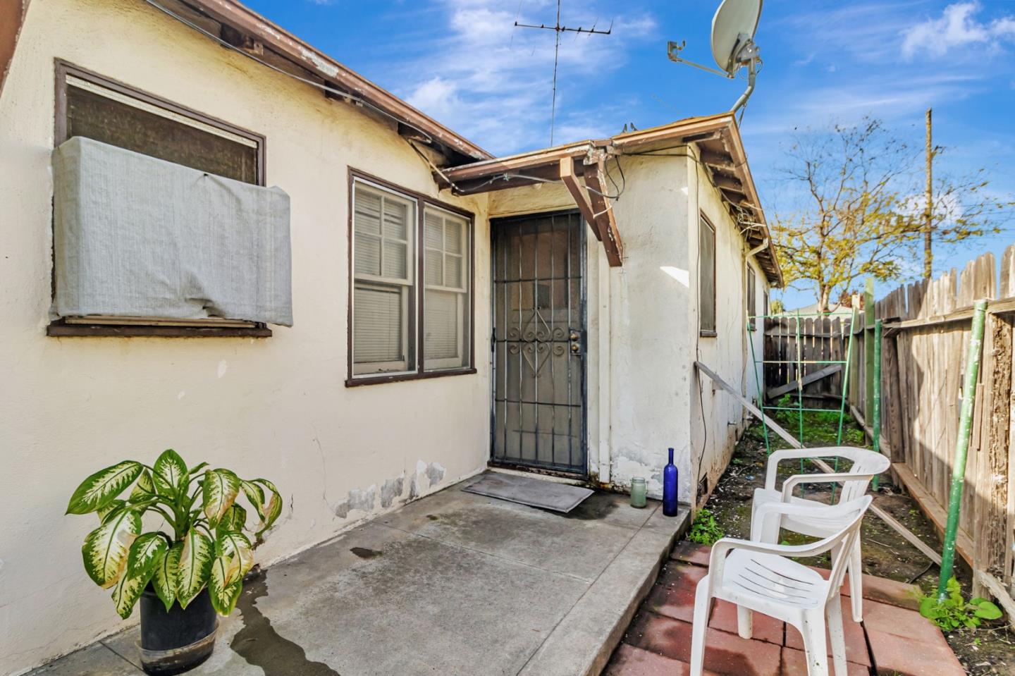 Detail Gallery Image 14 of 17 For 718 N 16th St, San Jose,  CA 95112 - – Beds | – Baths