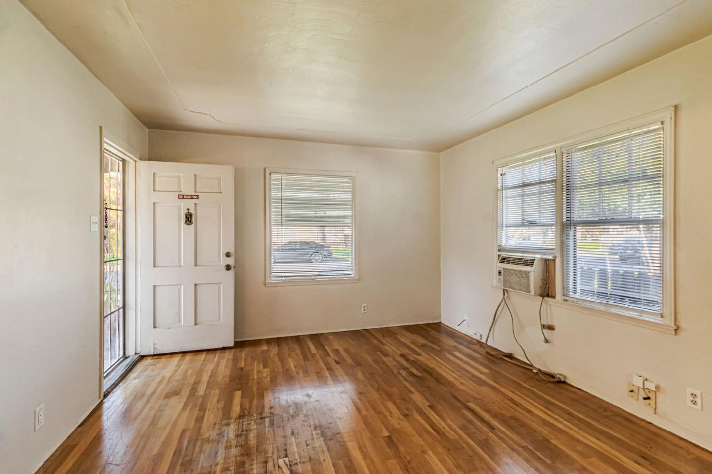 Detail Gallery Image 3 of 17 For 718 N 16th St, San Jose,  CA 95112 - – Beds | – Baths