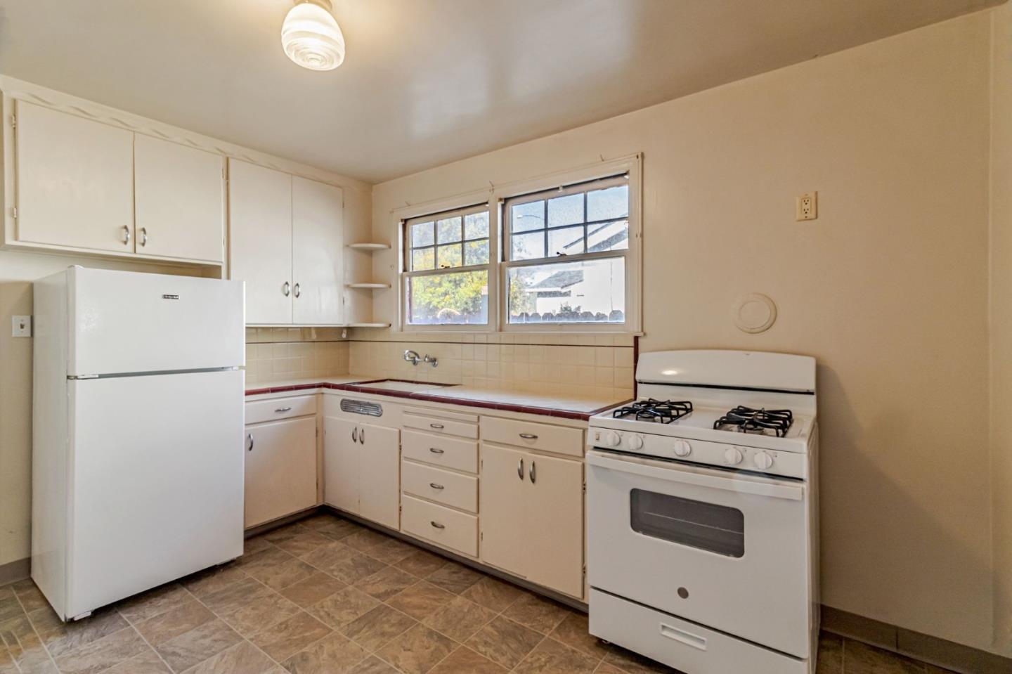 Detail Gallery Image 5 of 17 For 718 N 16th St, San Jose,  CA 95112 - – Beds | – Baths