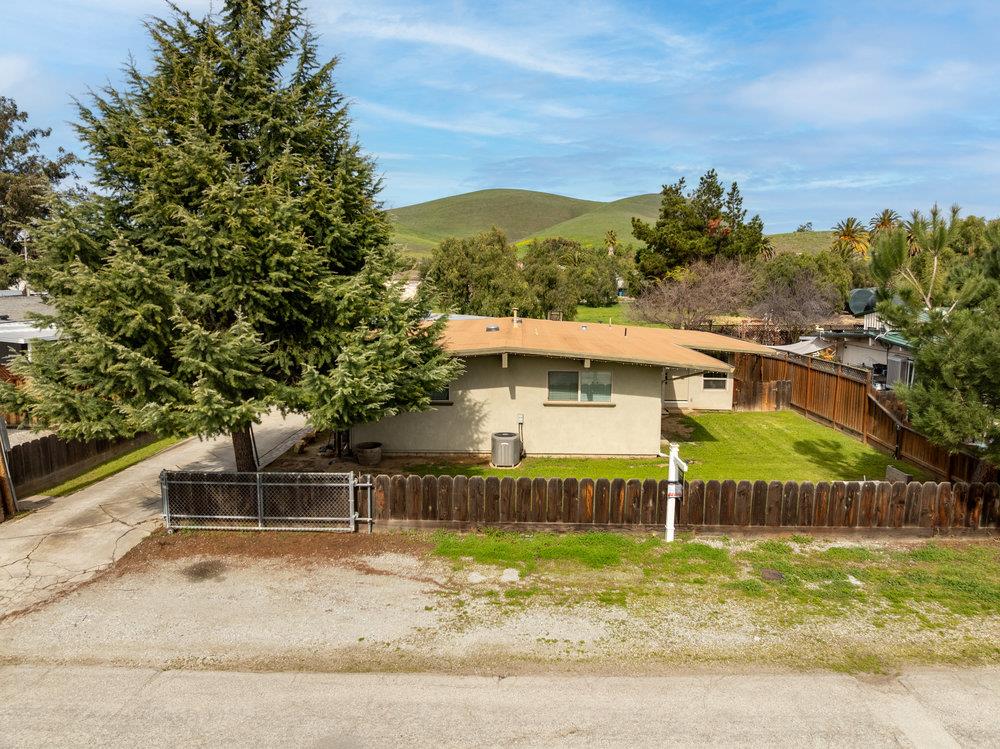 Detail Gallery Image 2 of 43 For 6881 F St, Tres Pinos,  CA 95075 - 3 Beds | 2 Baths
