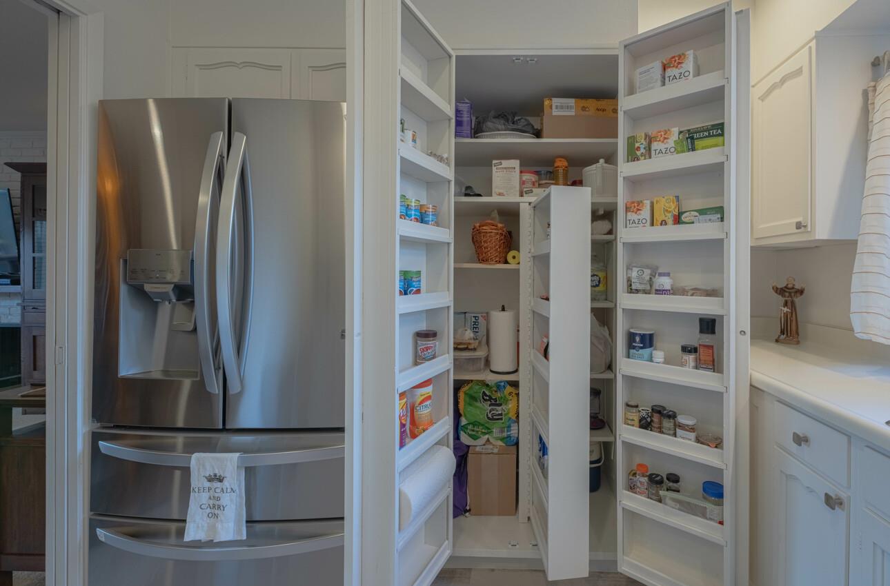 Detail Gallery Image 11 of 28 For 120 Del Mesa Carmel, Carmel,  CA 93923 - 1 Beds | 1 Baths