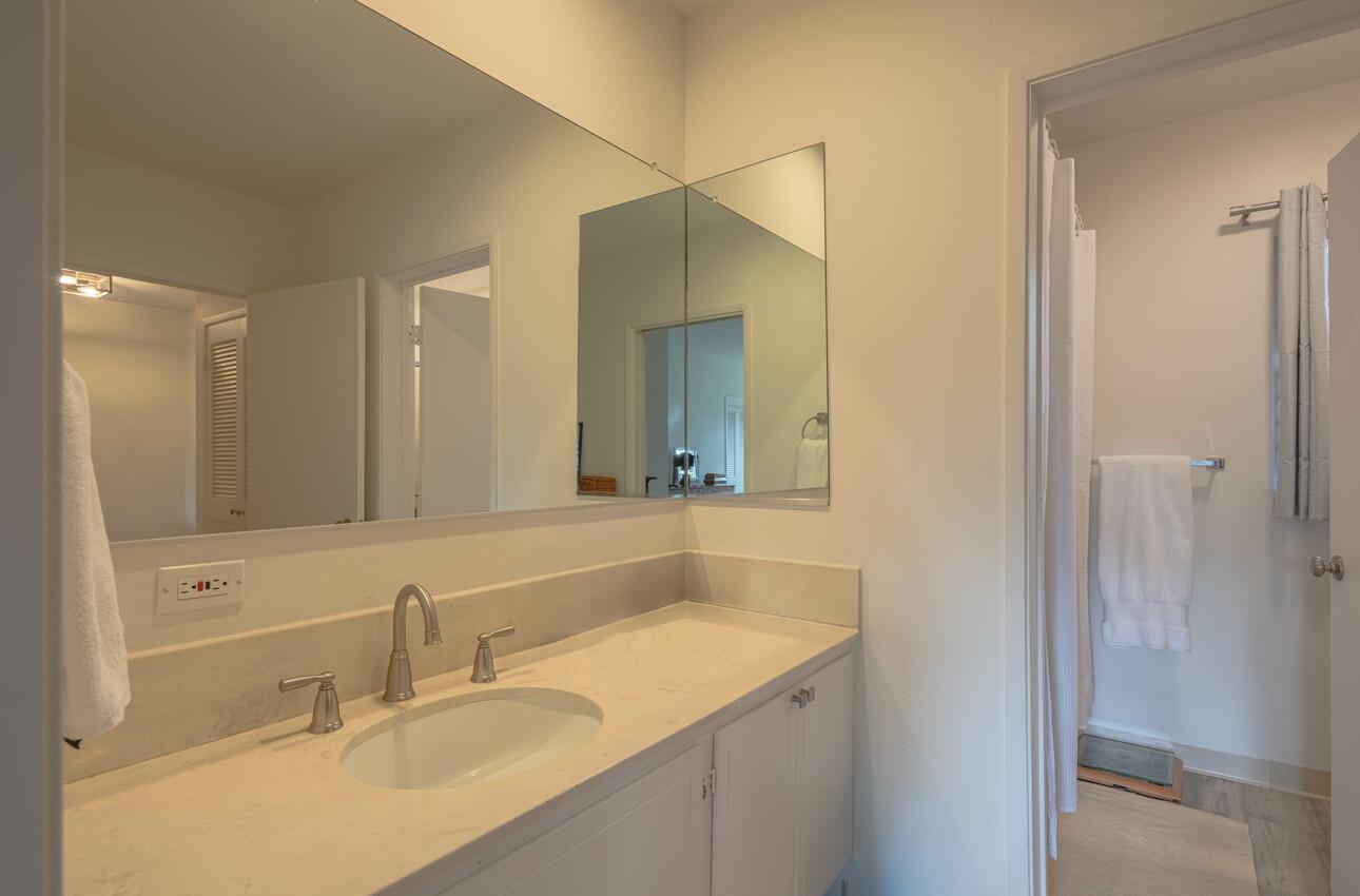 Detail Gallery Image 16 of 28 For 120 Del Mesa Carmel, Carmel,  CA 93923 - 1 Beds | 1 Baths