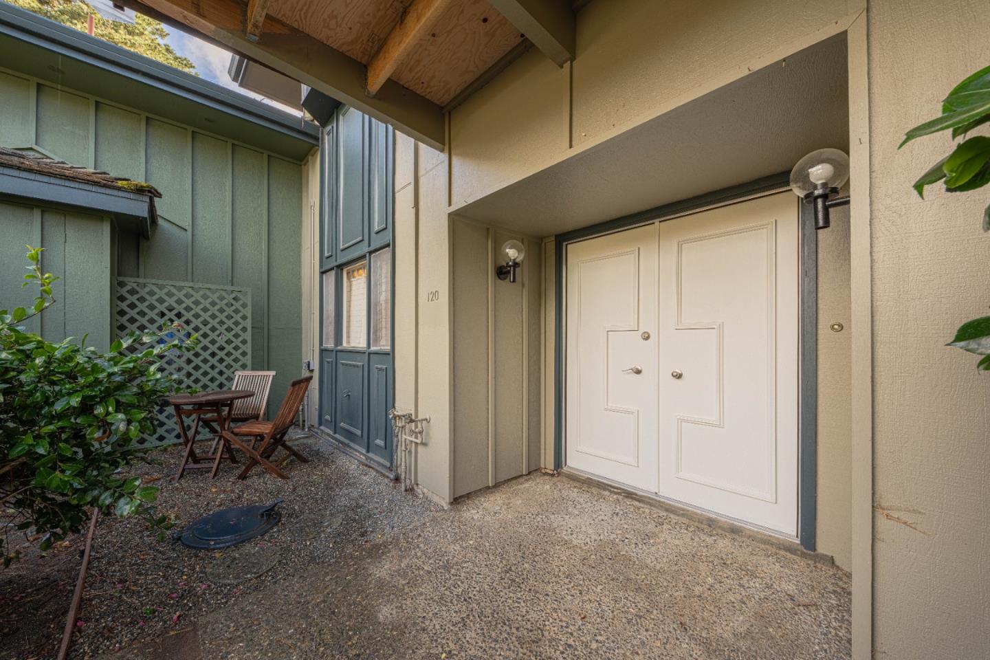 Detail Gallery Image 2 of 28 For 120 Del Mesa Carmel, Carmel,  CA 93923 - 1 Beds | 1 Baths