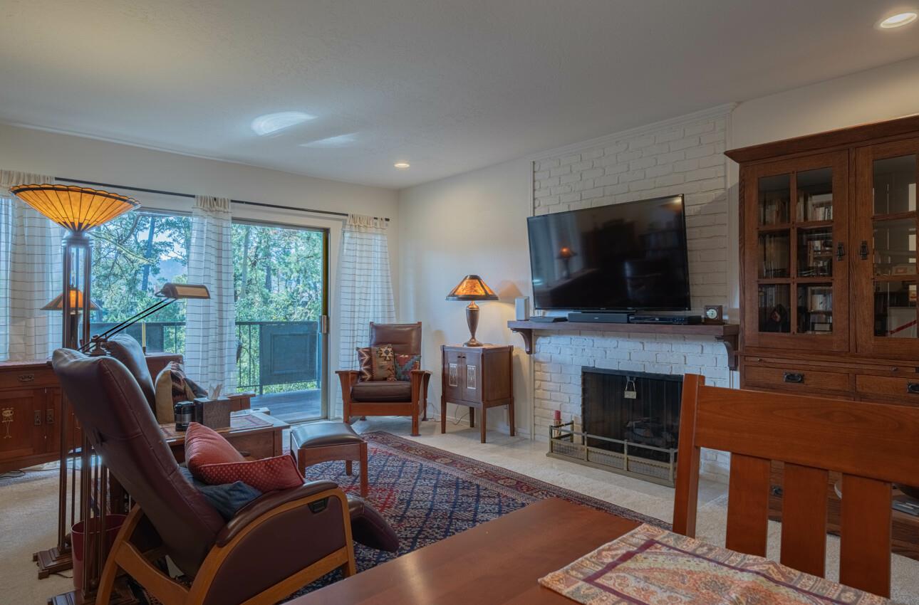 Detail Gallery Image 5 of 28 For 120 Del Mesa Carmel, Carmel,  CA 93923 - 1 Beds | 1 Baths