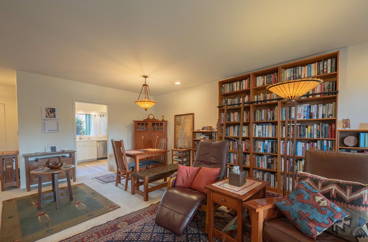 Detail Gallery Image 7 of 28 For 120 Del Mesa Carmel, Carmel,  CA 93923 - 1 Beds | 1 Baths