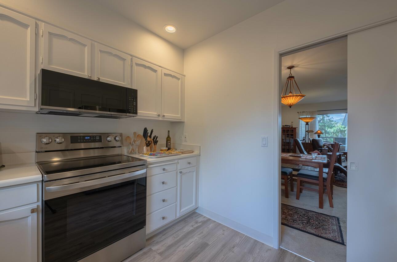 Detail Gallery Image 9 of 28 For 120 Del Mesa Carmel, Carmel,  CA 93923 - 1 Beds | 1 Baths