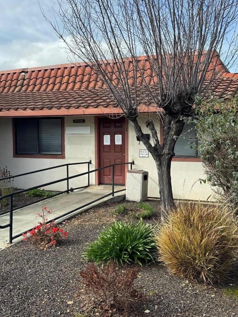 Detail Gallery Image 3 of 13 For 901 Sunset Dr #1,  Hollister,  CA 95023 - – Beds | – Baths