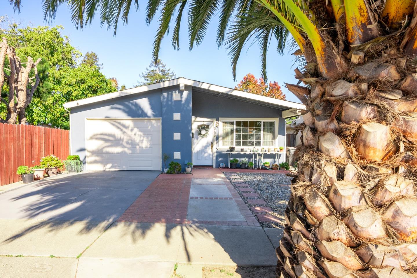 Detail Gallery Image 2 of 30 For 262 Hushbeck Ave, Watsonville,  CA 95076 - 2 Beds | 1 Baths