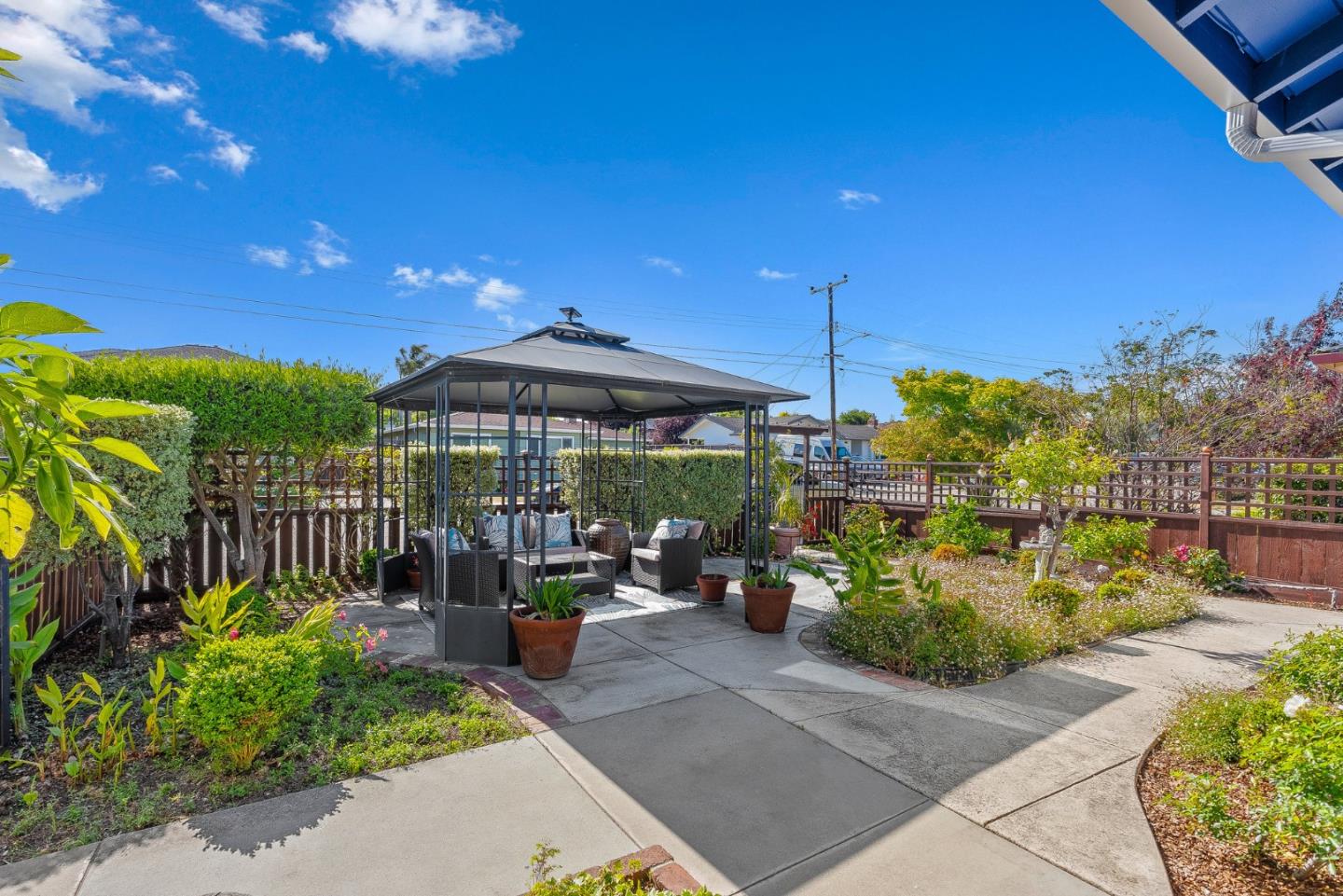 Detail Gallery Image 9 of 43 For 2650 Gary Dr, Soquel,  CA 95073 - 3 Beds | 2/1 Baths