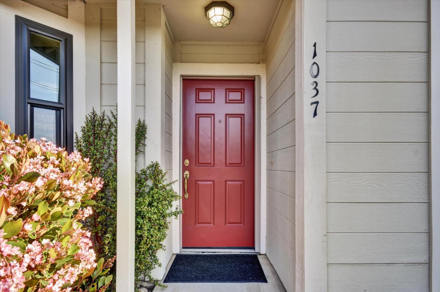 Detail Gallery Image 2 of 50 For 1037 Highlander Dr, Seaside,  CA 93955 - 2 Beds | 2 Baths