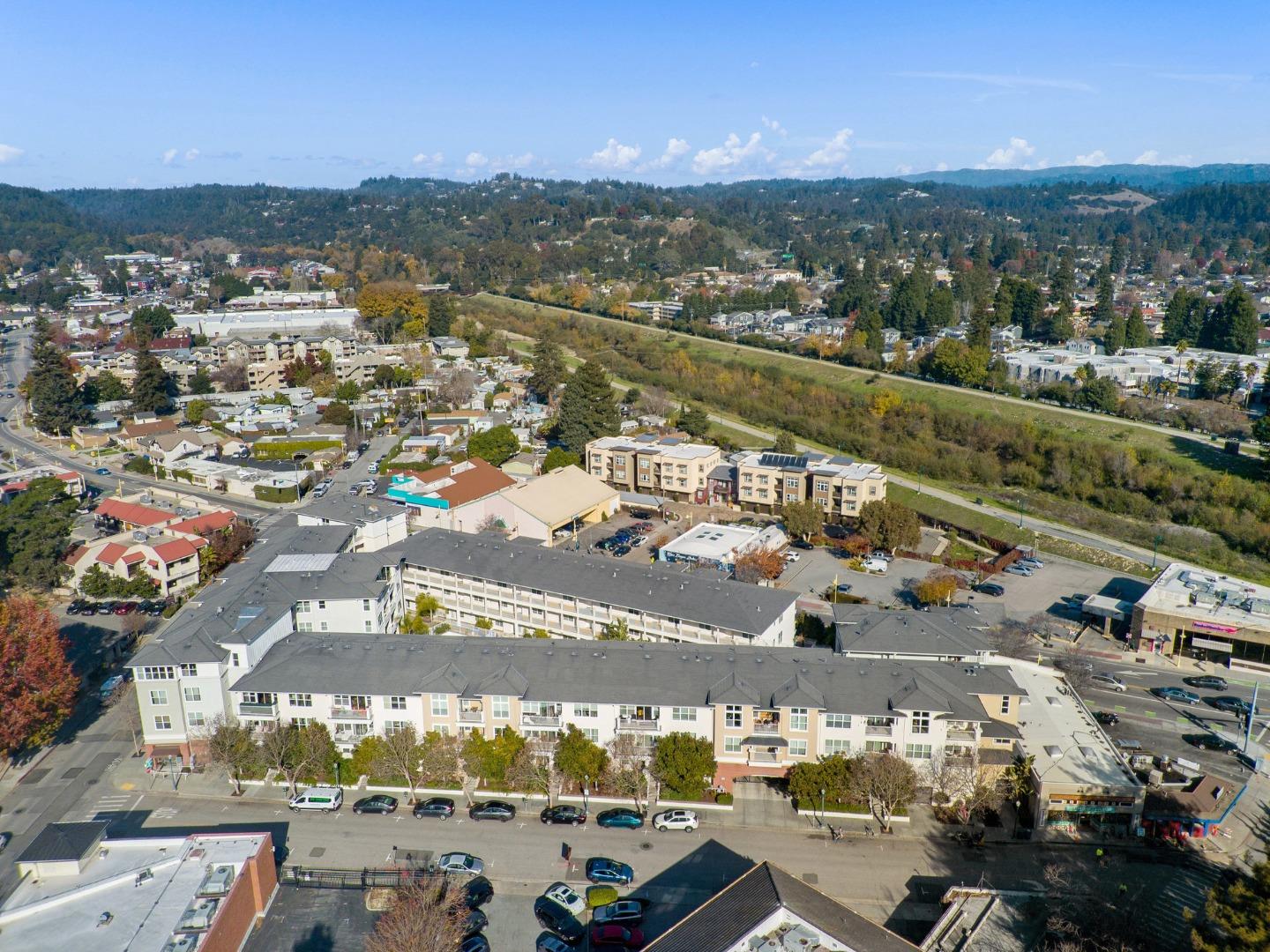 Detail Gallery Image 2 of 37 For 2030 N Pacific Ave #340,  Santa Cruz,  CA 95060 - 3 Beds | 2 Baths