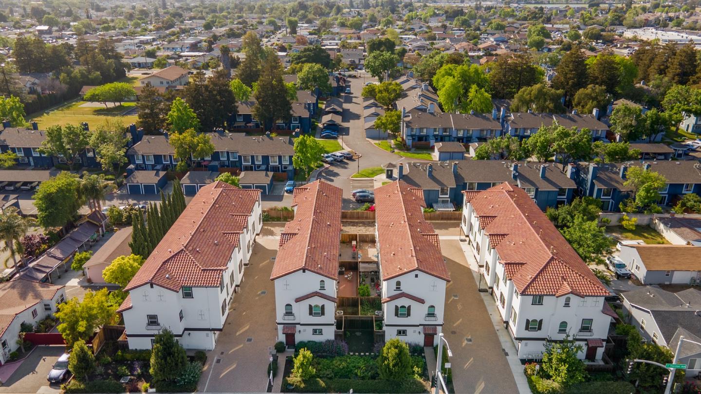 Detail Gallery Image 2 of 37 For 6245 Thornton Ave, Newark,  CA 94560 - 3 Beds | 3 Baths