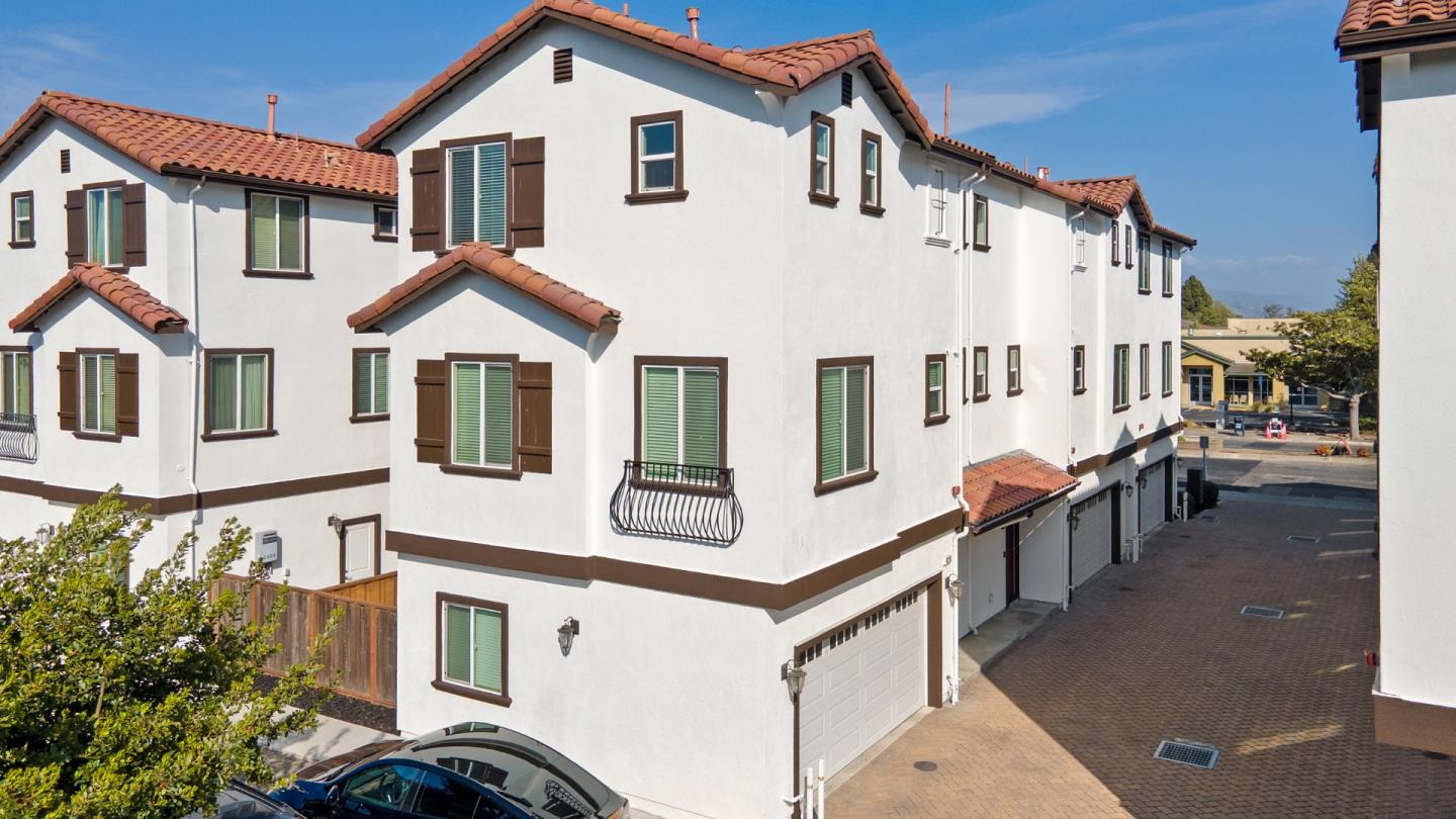 Detail Gallery Image 5 of 37 For 6245 Thornton Ave, Newark,  CA 94560 - 3 Beds | 3 Baths