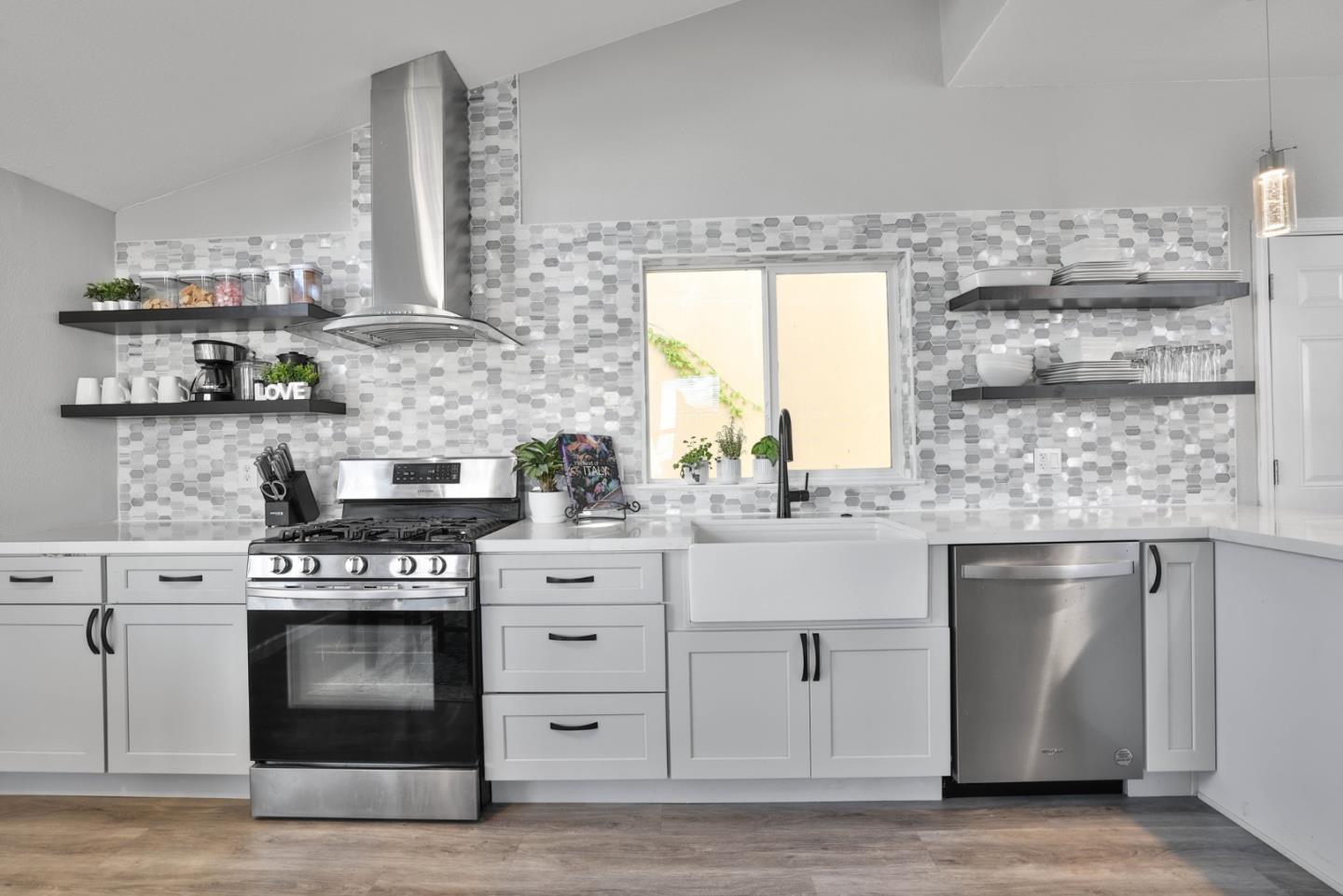 Detail Gallery Image 5 of 25 For 5450 Monterey Rd 54a,  San Jose,  CA 95111 - 3 Beds | 2 Baths