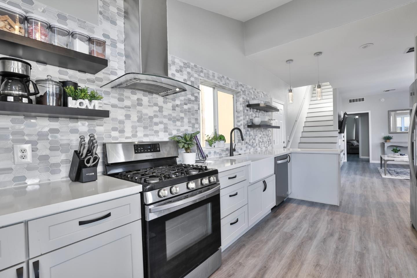 Detail Gallery Image 8 of 25 For 5450 Monterey Rd 54a,  San Jose,  CA 95111 - 3 Beds | 2 Baths